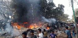 হাতিয়ায় গ্যাস সিলিন্ডার বিস্ফোরেণে ৮ দোকান পুড়ে ছাই