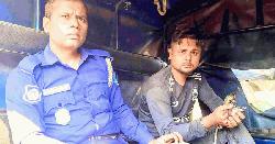 শ্রীপুরে বিচ্ছেদের তিন মাস পর প্রকাশ্যে স্ত্রীকে ছুরিকাঘাতে হত্যা, ঘাতক স্বামী গ্রেপ্তার