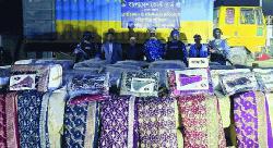 নারায়ণগঞ্জে ভারতীয় শাড়ী জব্দ
