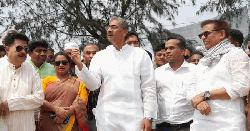 রামগতিতে নদী ভাঙ্গন ও বেড়ীবাঁধ পরিদর্শনে পানিসম্পদ মন্ত্রী 