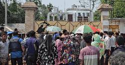 নরসিংদীতে কৃষক আটক,ঢাকা-সিলেট মহাসড়ক অবরোধ
