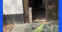 জমির বিরোধে বাড়ির প্রবেশপথে পিলার স্থাপন, অপসারণের দাবি