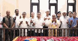 মওলানা ভাসানীর কবর জিয়ারত করলেন প্রধানমন্ত্রী