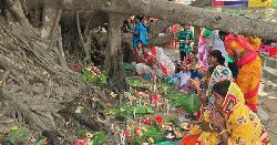 সোনারগাঁয়ে শুরু হয়েছে ঐতিহ্যবাহী ৩ দিনব্যাপি বউ মেলা
