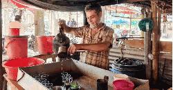 গুরুদাসপুরে ফের ৫ টাকায় চায়ের কাপ 