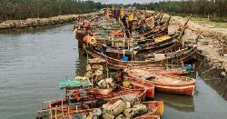 সমুদ্রে মাছ ধরায় নিষেধাজ্ঞা, বিপাকে কয়েক হাজার জেলে পরিবার 