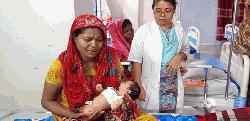 নেছারাবাদে জন্মগতভাবে বিকলঙ্গ সন্তান ত্যাগে পিতার চাপ, মায়ের দৃঢ় অবস্থান