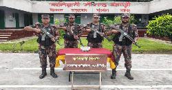 সাতক্ষীরা সীমান্তে বিজিবির অভিযানে ৫.৬২ কোটি টাকার আইসসহ বিভিন্ন পণ্য জব্দ