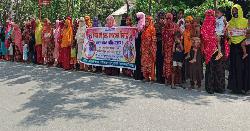 সিরাজগঞ্জে আমিন-রেহানা দম্পতির বিরুদ্ধে এলাকাবাসীর মানববন্ধন