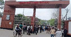 পবিপ্রবিতে ভিসি অপসারণ দাবির কর্মসূচিতে হাতাহাতি, আহত ১০