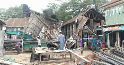 খালিয়াজুরীতে কালবৈশাখী ঝড়ে লণ্ডভণ্ড বাড়িঘর ও দোকানপাট 