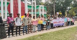 শিশু রামিসা হত্যার বিচার দাবিতে সাতক্ষীরায় সামাজিক সংগঠনের মানববন্ধন