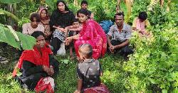 সীমান্তে অবৈধ অনুপ্রবেশের অভিযোগে আটক ১০