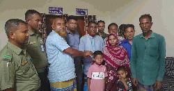 চিলাহাটিতে যুবকদের সাহসিকতায় রক্ষা পেল ৩ প্রাণ