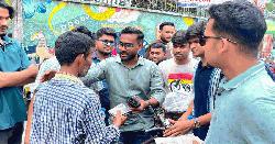  জিয়াউর রহমানের শাহাদাৎ বার্ষিকী উপলক্ষে জবিতে খাবার ও বিশুদ্ধ পানি বিতরণ