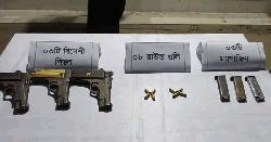 নোয়াখালীতে কোমরে গোঁজা তিন বিদেশি পিস্তলসহ যুবক আটক