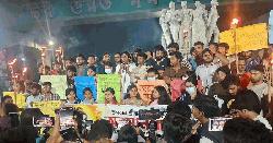 গাইবান্ধায় রামকে ‘অবমাননার’ প্রতিবাদে ঢাবিতে মশাল মিছিল