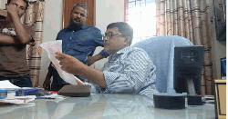 অতিরিক্ত বিদ্যুৎ বিলের অভিযোগে পল্লী বিদ্যুৎ অফিস ঘেরাও