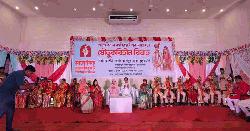 লালমনিরহাটে একই মঞ্চে হিন্দু -মুসলিম সাত জুটির যৌতুকহীন বিয়ে