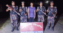 পঞ্চগড় সীমান্ত দিয়ে অবৈধ উপায়ে ভারতে অনুপ্রবেশ চেষ্টার অভিযোগে একজন আটক