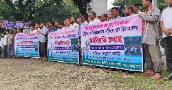 ঠাকুরগাঁওয়ে ৩ জেলার এআই টেকনিশিয়ানদের অবস্থান ধর্মঘট