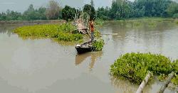 পানির তোড়ে সাঁকো নিখোঁজ, বিরামপুরে ১৫ গ্রাম বিচ্ছিন্ন