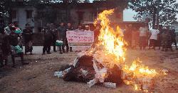 খালিয়াজুরী হাওরে অবৈধ বেরজাল ও কারেন্ট জাল জব্দ