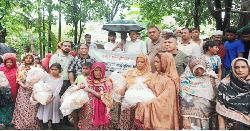 চকরিয়ার বন্যাদুর্গত মানুষের পাশে পার্কভিউ হসপিটাল লিমিটেড