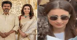 বিজয়ের শেষ ছবি দেখতে গিয়ে নাজেহাল তৃষা!
