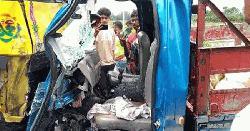 বগুড়ায় দুই ট্রাকের মুখোমুখি সংঘর্ষে নিহত ৪