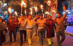 এনসিপির বিরুদ্ধে নওগাঁয় ছাত্রদল-যুবদলের মশাল মিছিল