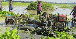 শ্যামনগরে পূর্ব শত্রুতার জেরে কৃষকের দুটি পাওয়ার ট্রিলার পুকুরে ফেলার অভিযোগ