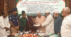 দিনাজপুরে সড়ক দুর্ঘটনায় হতাহতদের পরিবারকে চেক বিতরণ সমাজকল্যাণ মন্ত্রীর
