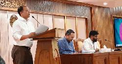 সবকিছুর সমালোচনা না করে সরকারকে সহযোগিতা করা উচিত