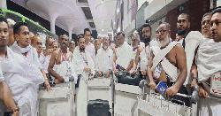 প্রায় অর্ধশত নেতাকর্মীকে ওমরায় পাঠালেন এমপি বাবর