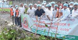 ডেঙ্গু প্রতিরোধে বগুড়ায় রেলের দখলকৃত জলাশয় পরিষ্কার করল প্রশাসন