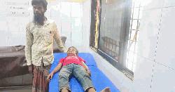 মধুপুরে চোর সন্দেহে আট বছরের শিশুকে বেঁধে মারধরের অভিযোগ