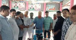 নাগরপুরে অগ্নিকাণ্ডে নিঃস্ব ব্যবসায়ীদের আর্থিক সহায়তা প্রদান