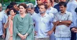 আটকের কয়েক মিনিট পর রাহুল-প্রিয়াঙ্কা গান্ধীকে ছেড়ে দিলো দিল্লি পুলিশ