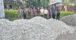 ডিমলায় তিস্তা নদীতে অবৈধ পাথর উত্তোলনে, ২৫ হাজার ঘনফুট পাথর ও ৫ ক্রাশার জব্দ