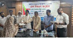 অসহায়,দুস্থ, মেধাবী ও গরিব শিক্ষার্থীদের মাঝে সহায়তার চেক বিতরণ 