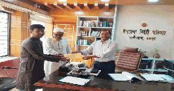 নন্দীগ্রামে ৮টি দুর্গাপূজা মণ্ডপে পৌরসভার ৫৯ হাজার টাকা অনুদান বিতরণ