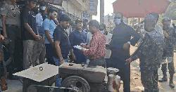 চলাচলের উপযোগী করতে নরসিংদীতে অবৈধ স্থাপনা উচ্ছেদ