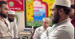 শিশুকে যৌন নিপীড়নের কথা স্বীকার করতেই মাদ্রাসাশিক্ষককে সপাটে চড় বাবার, ভিডিও ভাইরাল