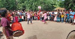 ক্ষেতলালের ঐতিহ্যবাহী লাঠি খেলায় চেনা সুর 