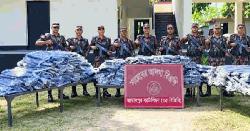 জামালপুর সীমান্তে কাপড়সহ নৌকা জব্দ
