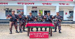 শেরপুর সীমান্তে ১৪৭ বোতল ইস্কাফ সিরাপ জব্দ